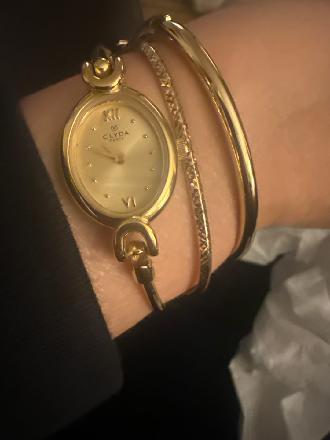 Customer photo review of Classic Oval Bangle