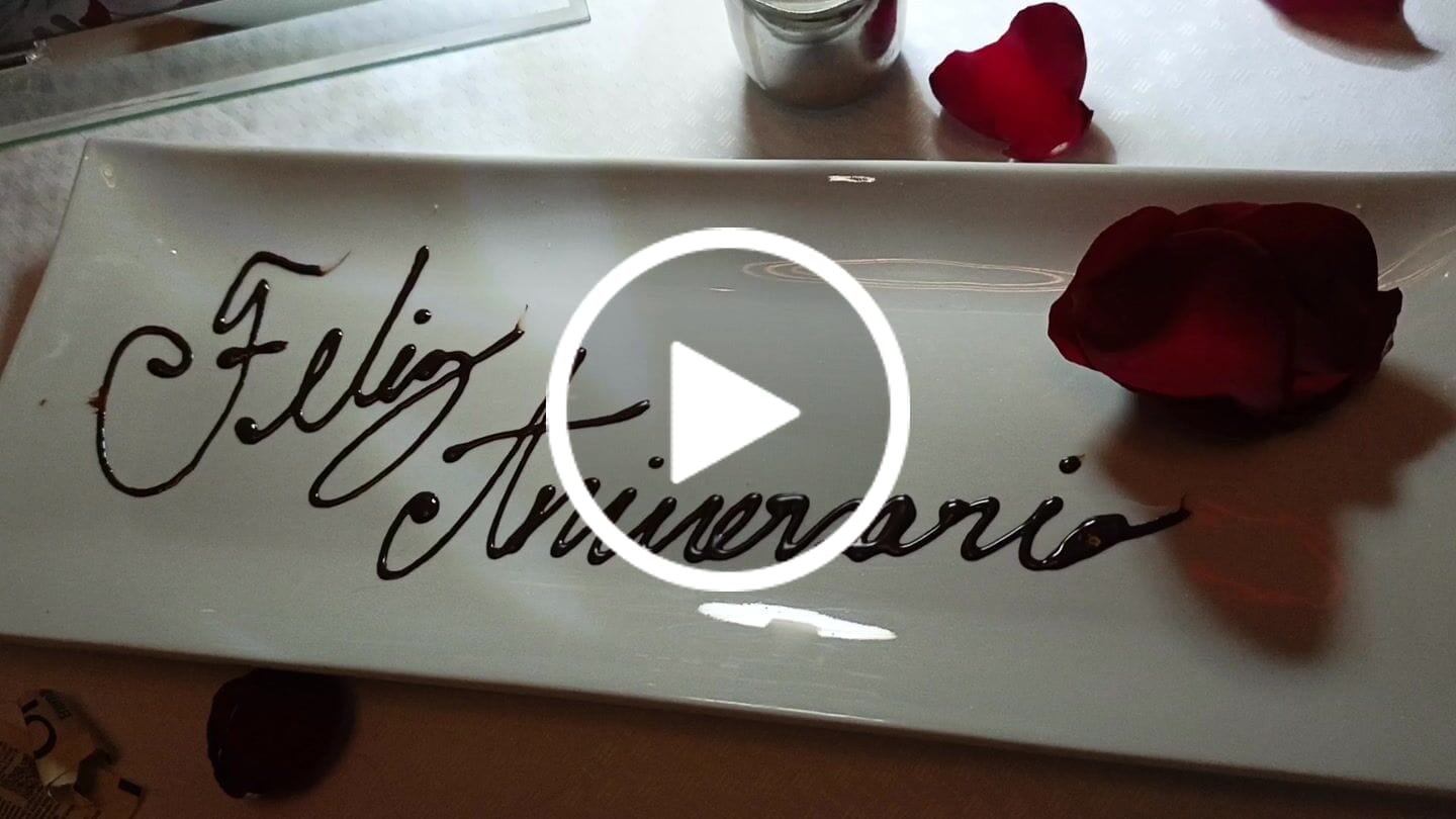 Customer video review of Menú Aniversario