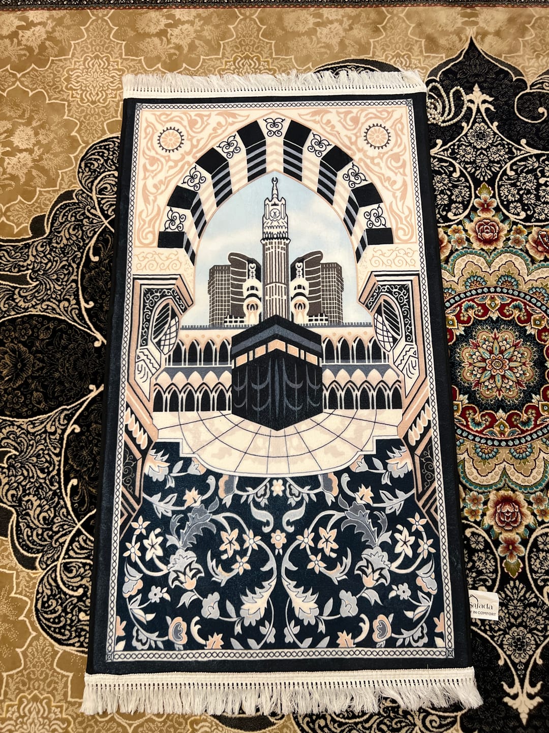Customer photo review of Floral Kaaba  Padded Prayer Mat