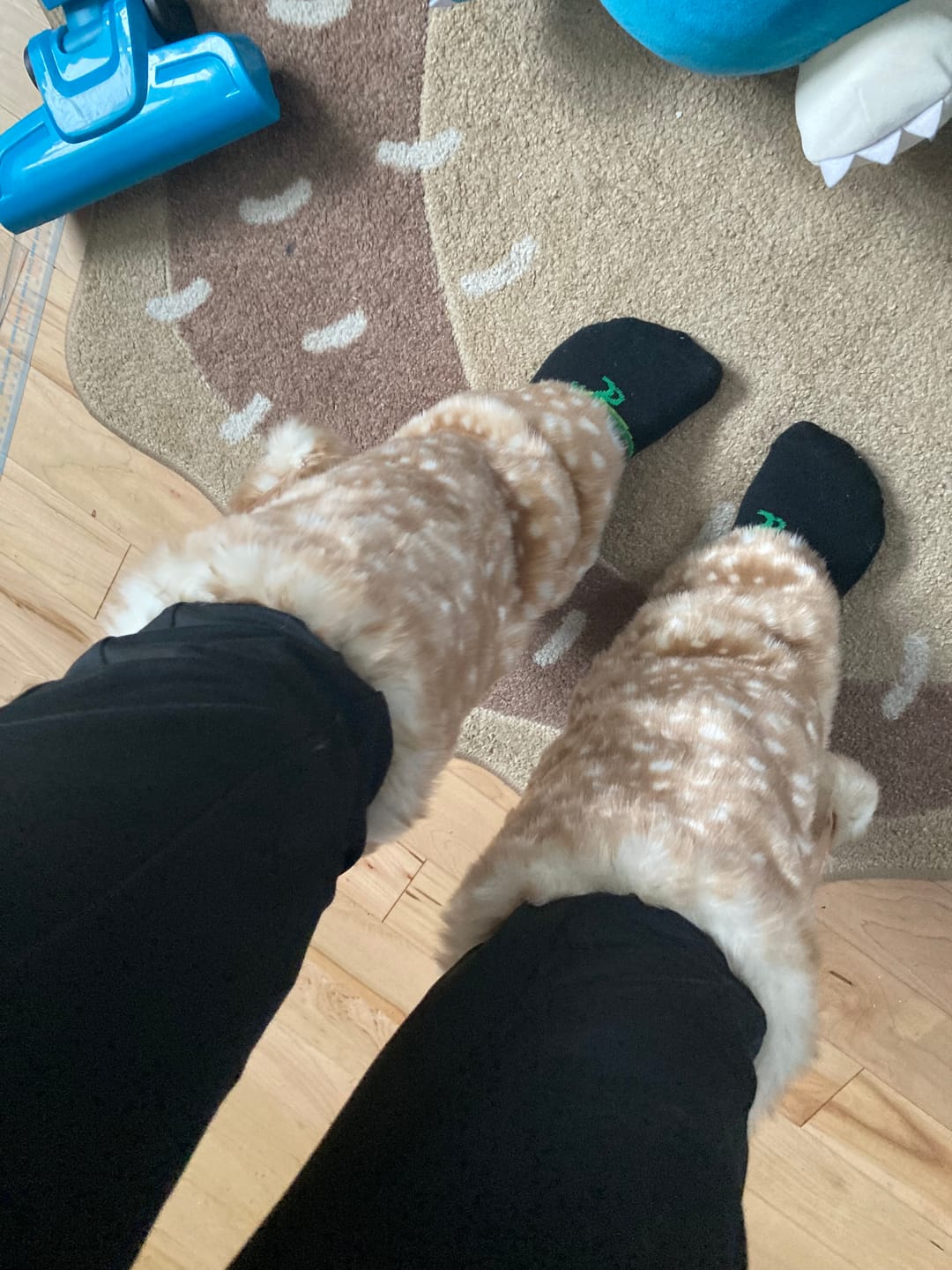 Customer photo review of Cottage Deer Faux Fur leg warmer