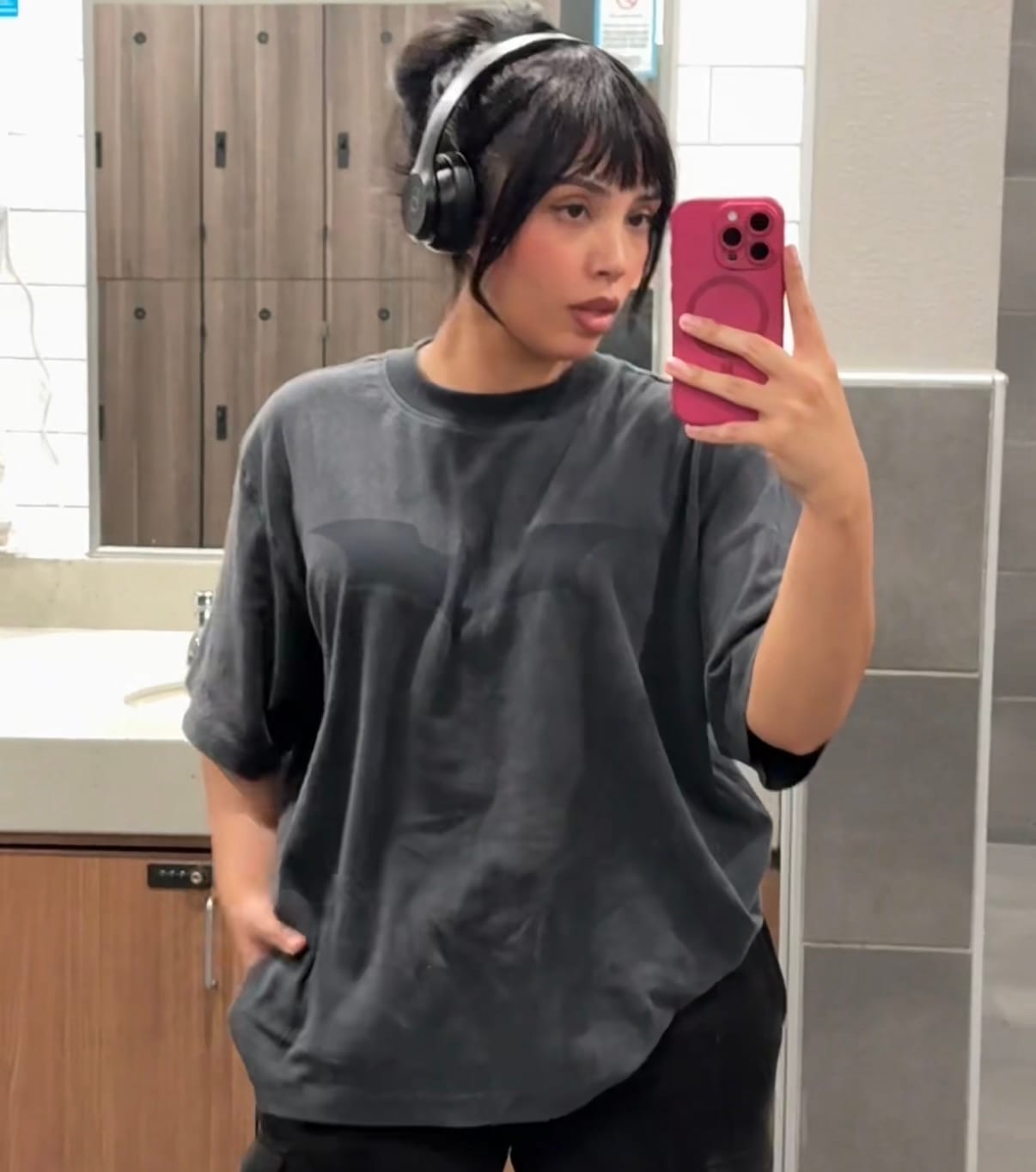 Customer photo review of W4103 Batman Lived-in Tee