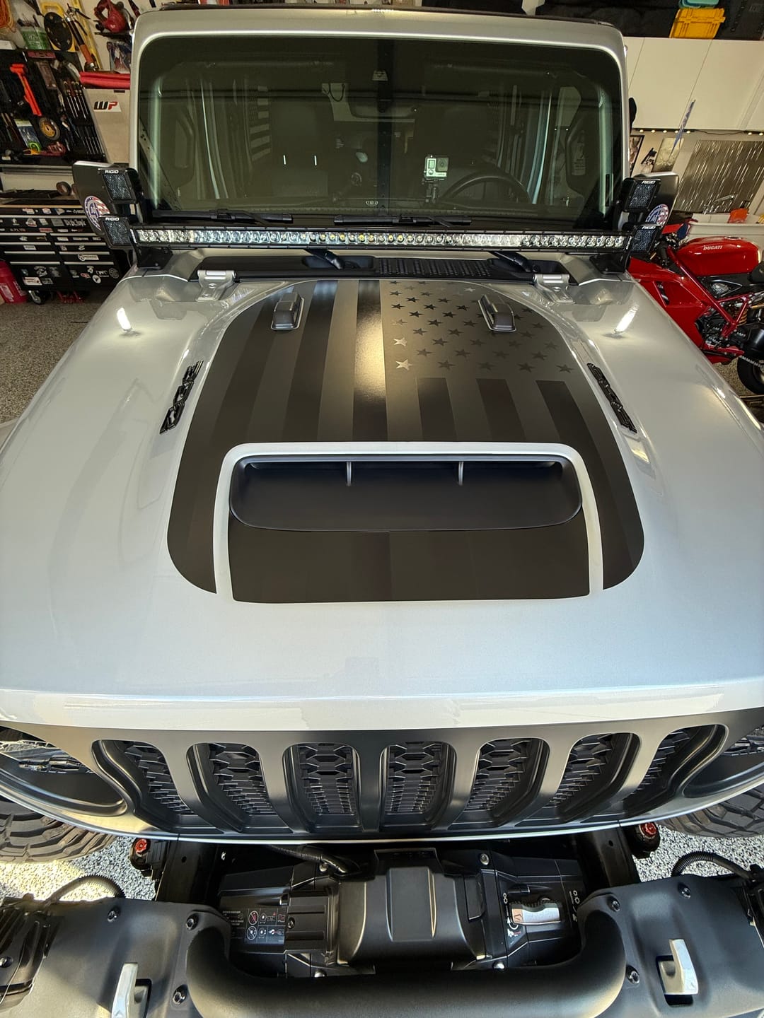 Customer photo review of Hood Graphic for Wrangler 392 | Black Flag