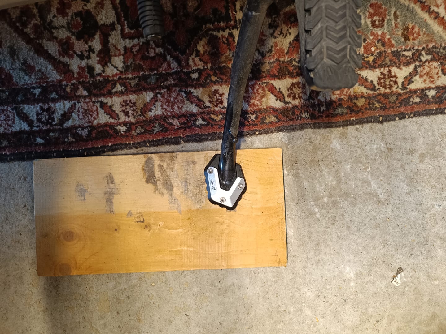 Customer photo review of Suzuki V-Strom 800DE Side Stand Extension (2024+) | Kickstand Enlarger Pad