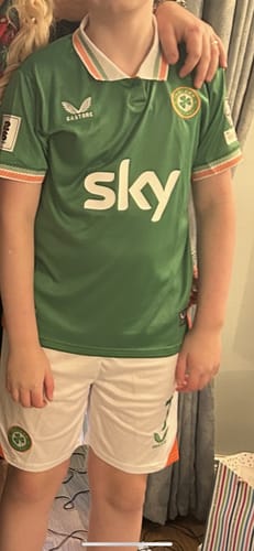 Customer photo review of Troy Parrott Ireland Éire Green 2026 World Cup Kids Football Jersey
