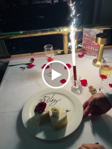 Customer video review of Cena Romántica