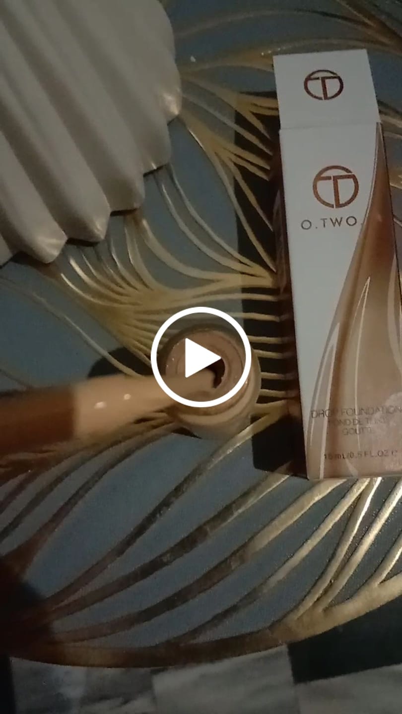 Customer video review of O.TWO.O LIQUID DROP FOUNDATION