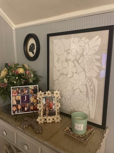 Customer photo review of Minimalist Family Flower Illustration