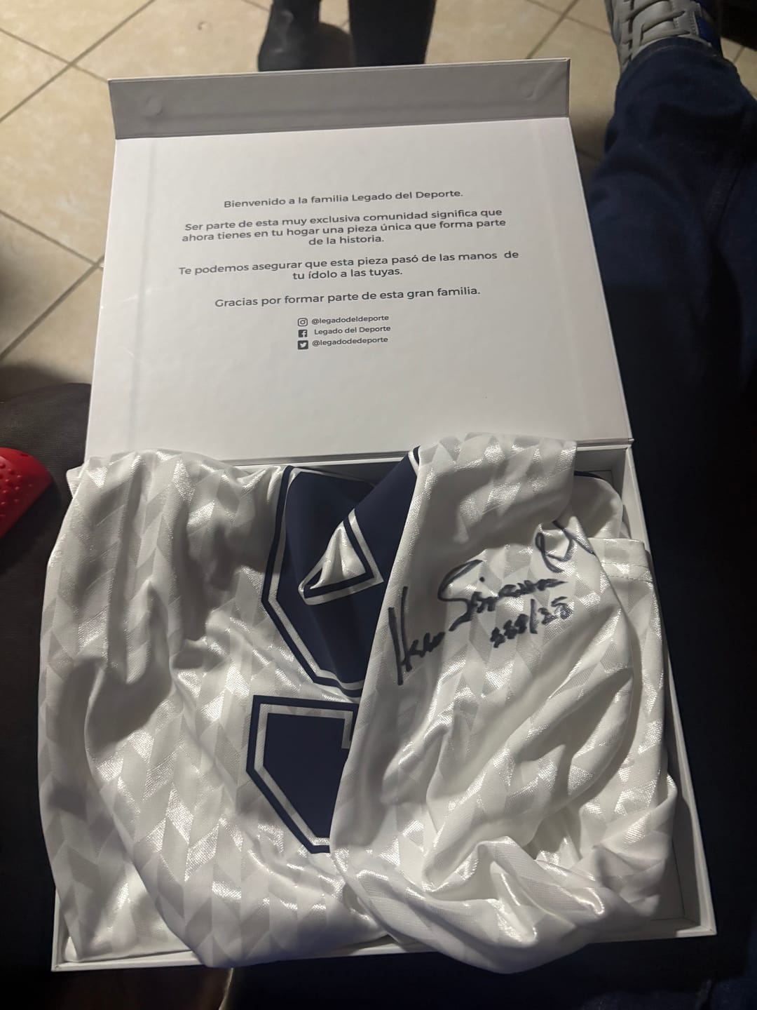 Customer photo review of Hugo Sánchez - Jersey Firmado Real Madrid