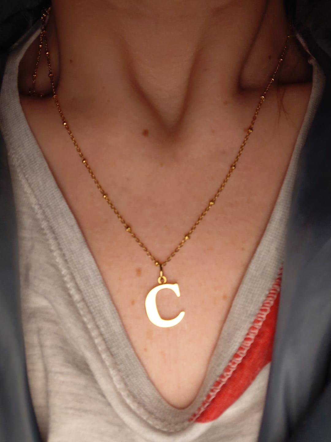 Customer photo review of C Initial Pendant Necklace + FREE Diamond Studs Gold