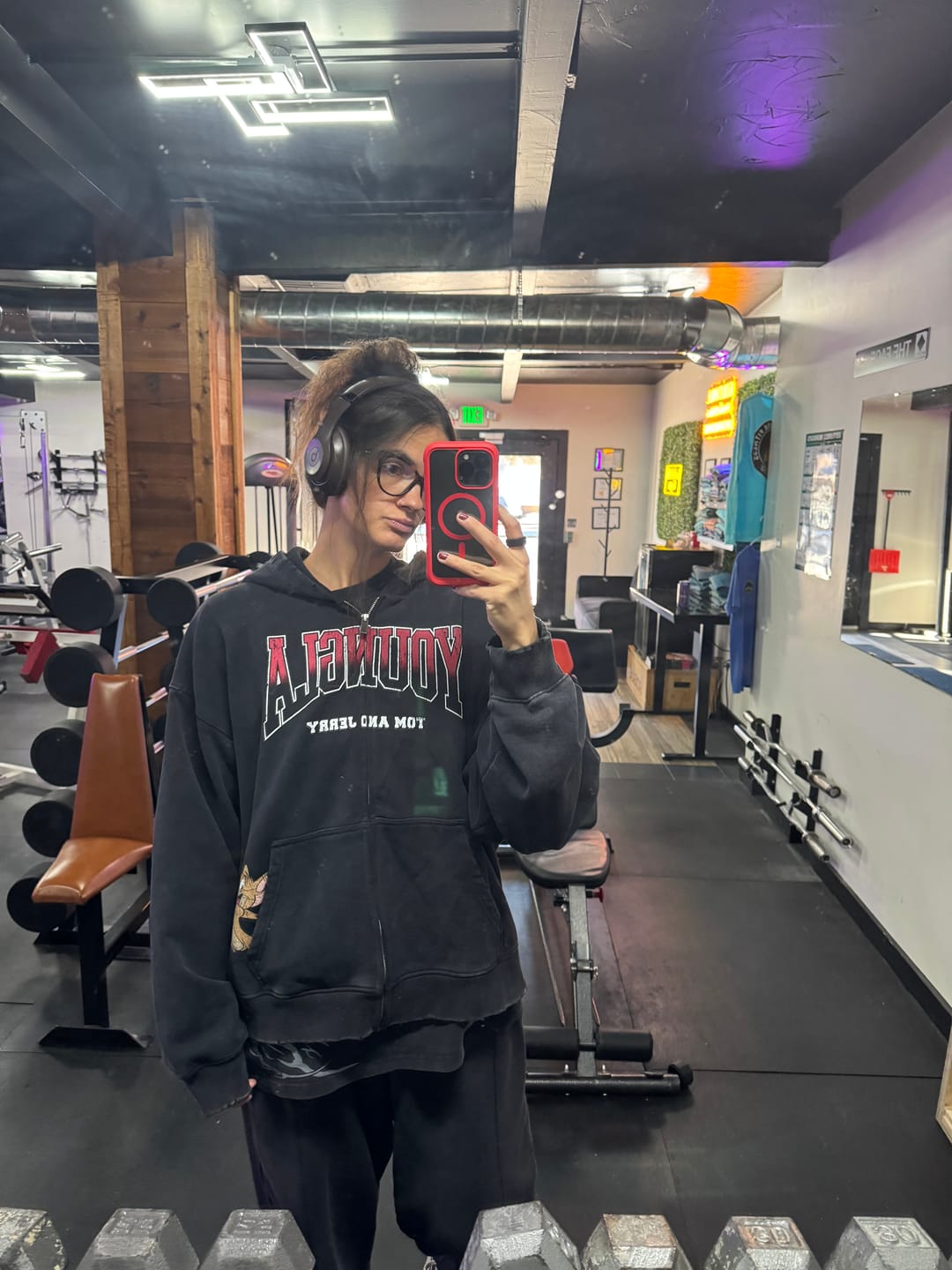 Customer photo review of 5047 - Tom & Jerry Pullover