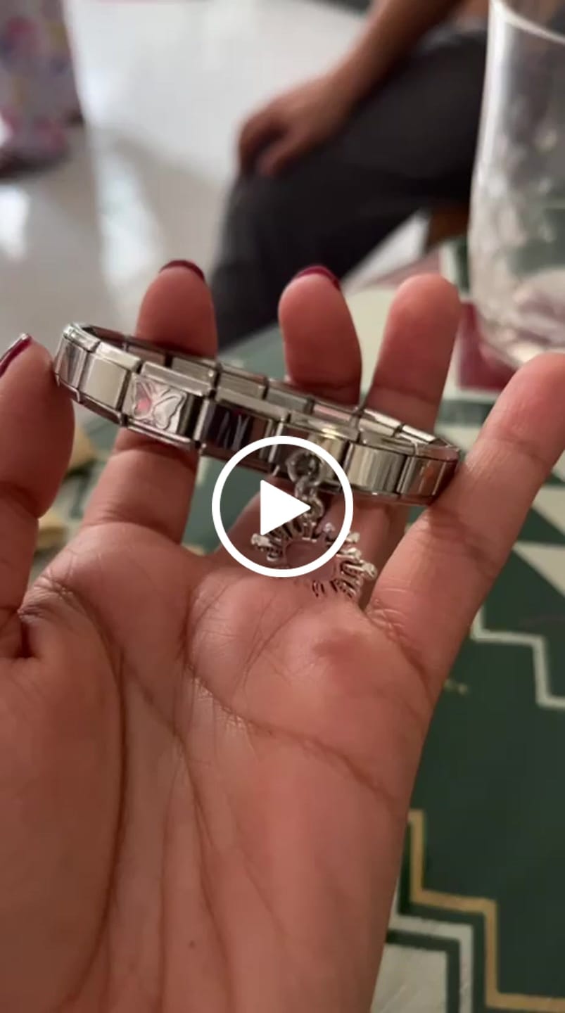 Customer video review of Charm Cruz Dorada