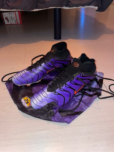 Customer photo review of Superfly 9 Elite FG 'Air Mercurial TN - Voltage Purple' Violet