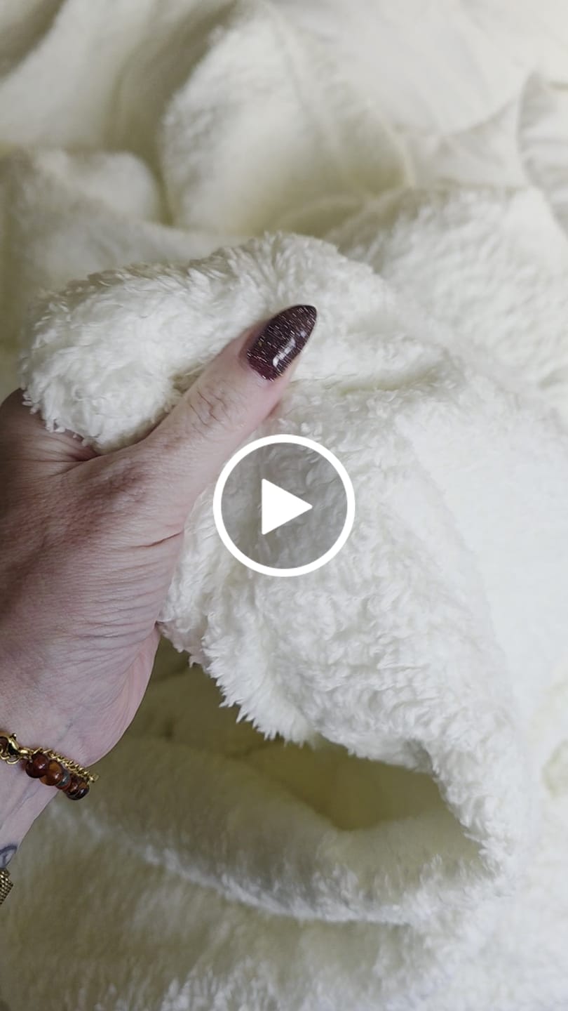 Customer video review of Dekbedovertrek set Teddy Creme