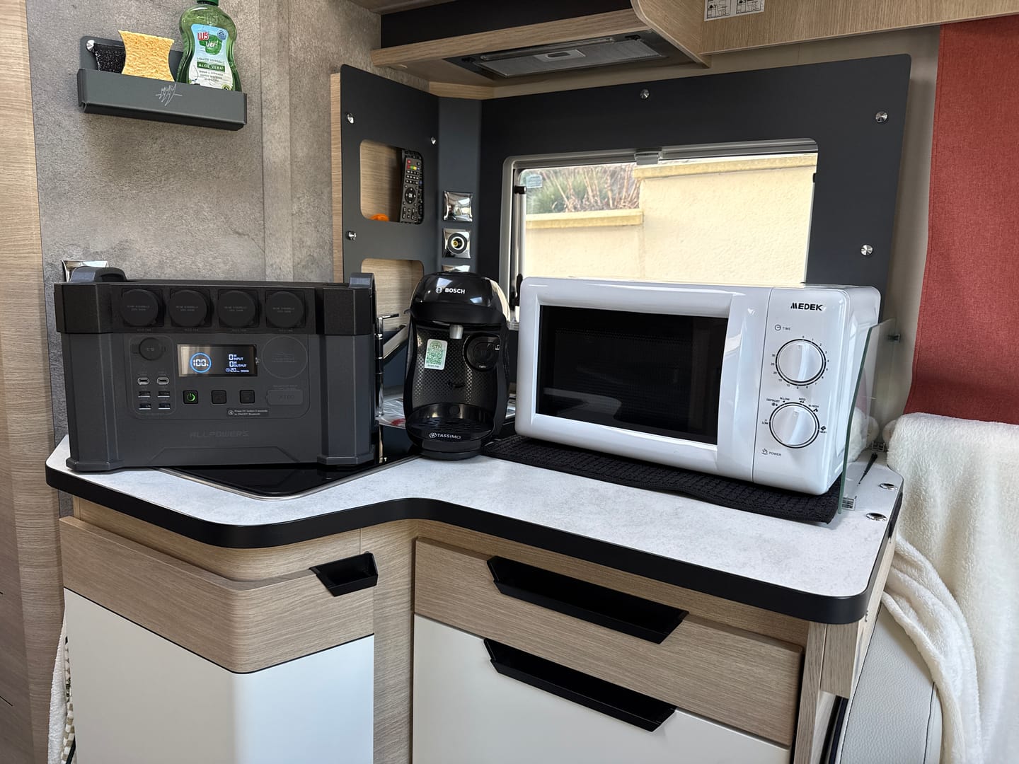 Customer photo review of ALLPOWERS S2000 Pro Station électrique portable 2400W 1451Wh