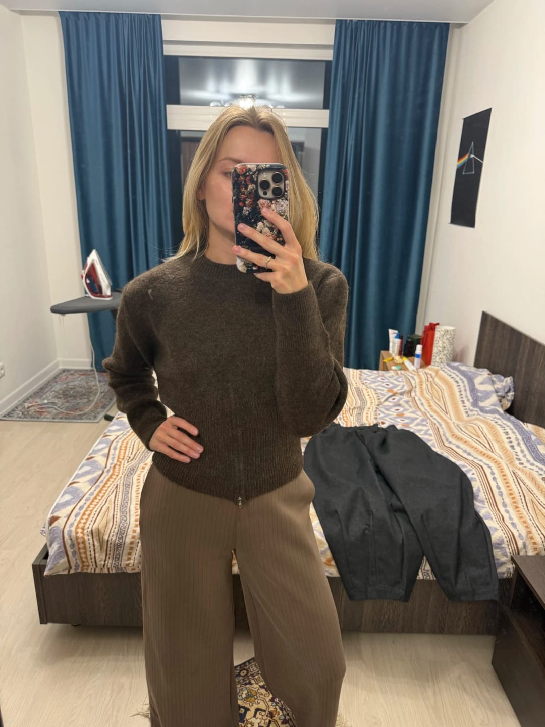 Customer photo review of Remi Slim Waist Pullover