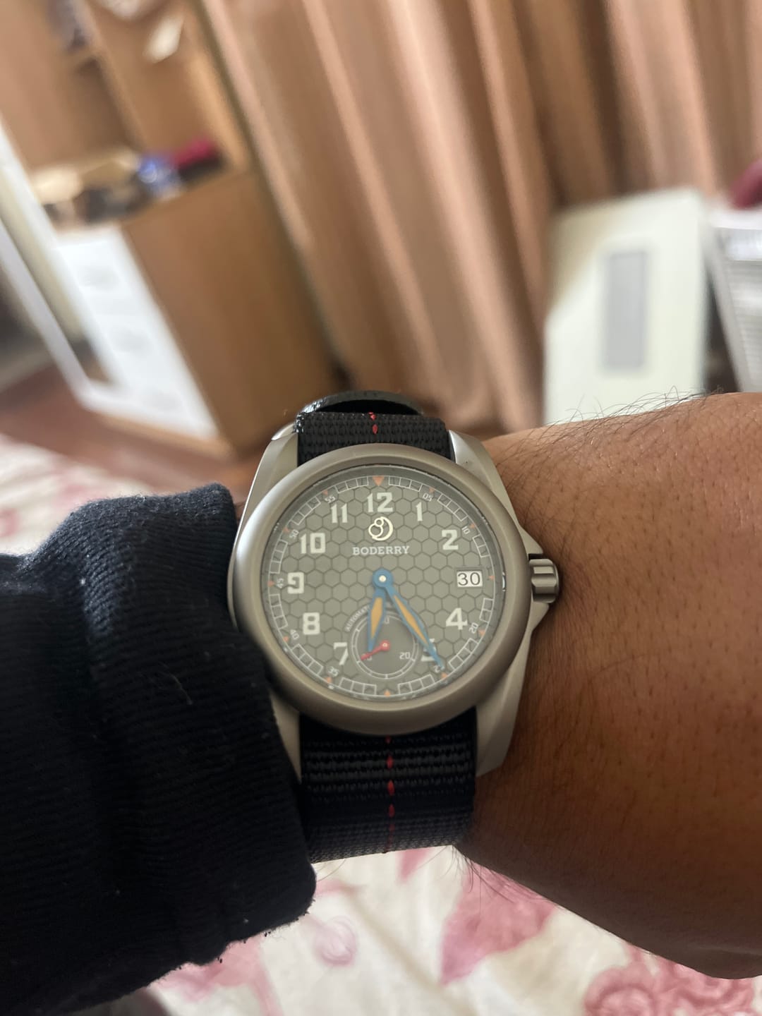 Customer photo review of VOYAGER S72 – 72-Hour Power Reserve Titanium Automatic Field Watch, 100M Water Resistant | Grey