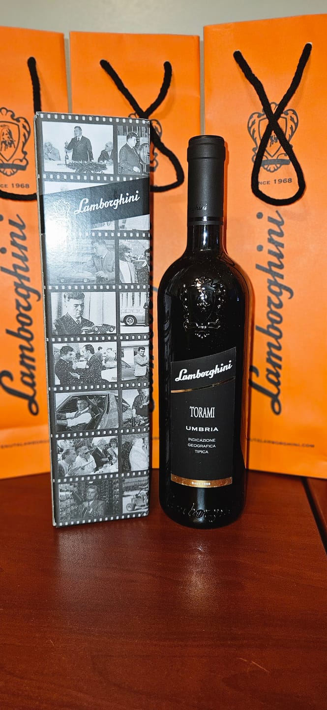 Customer photo review of Lamborghini: Torami Umbria Red with Gift Set