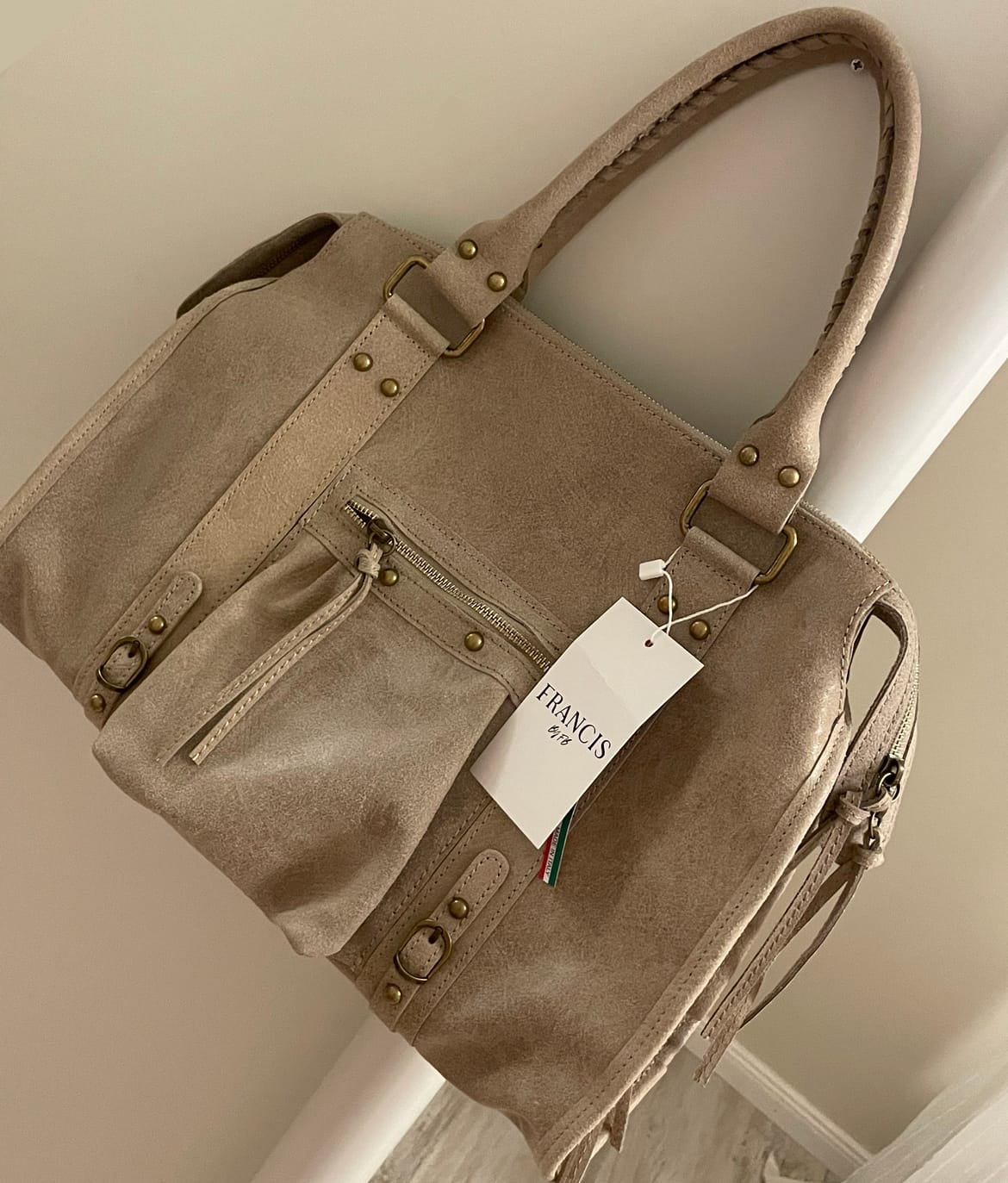 Customer photo review of It girl bag Cremé