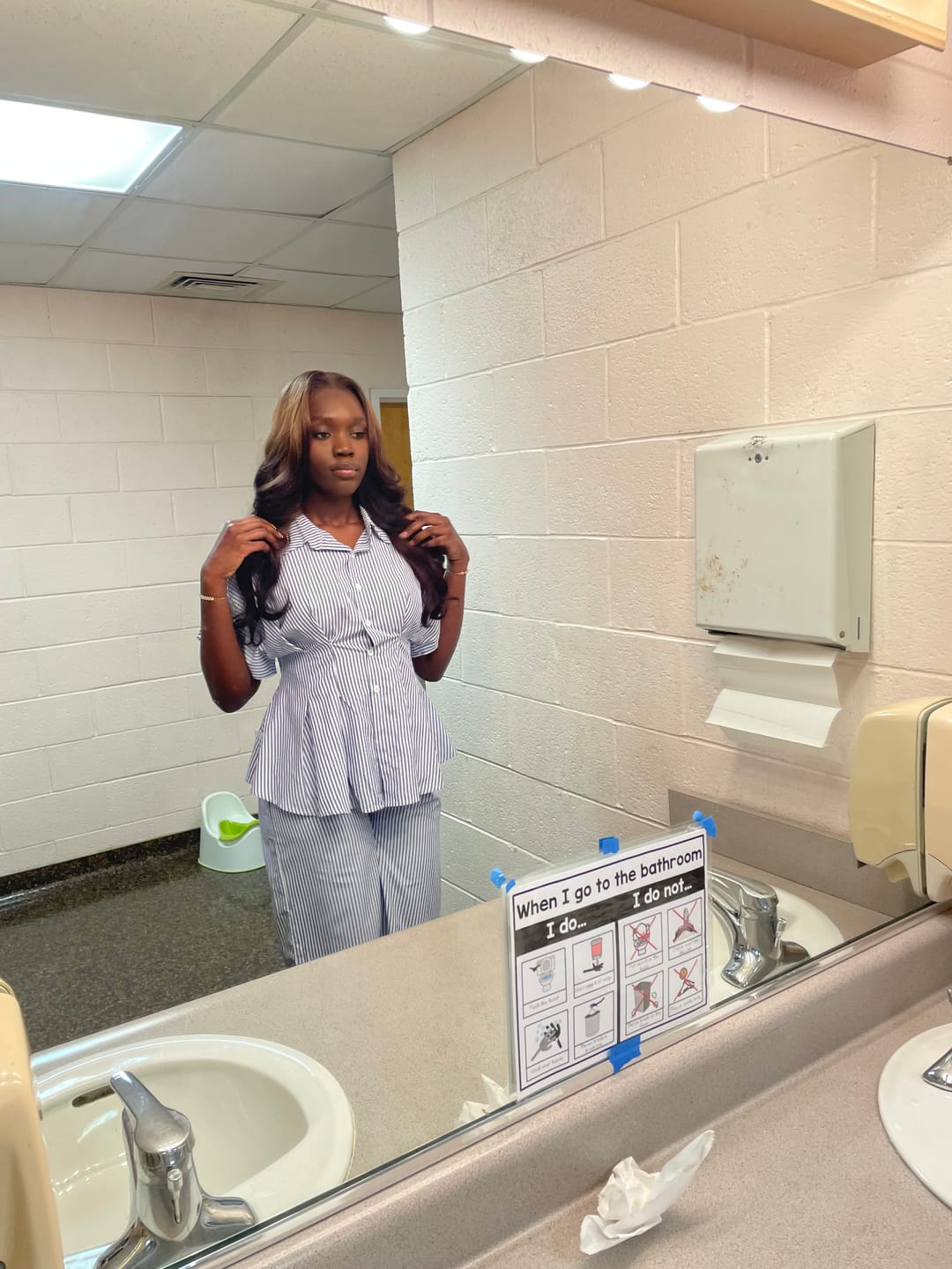 Customer photo review of Outre Perfect Hairline Glueless 13x6 HD Lace Front Wig - ATLAS - Fully Hand-Tied