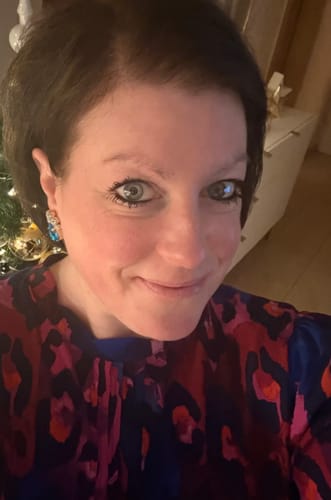 Customer photo review of Glitzernde Ohrstecker aus Glas-Kristallen in Blau