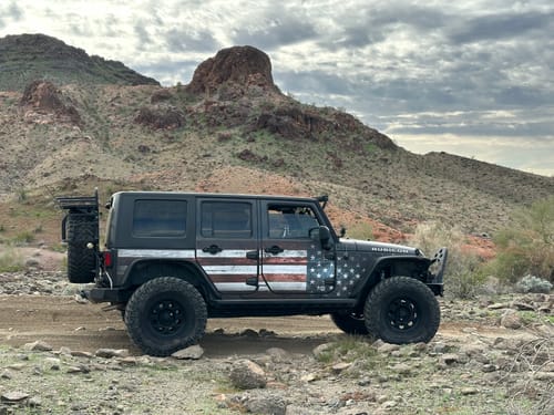 Customer photo review of Wrangler JKU Removable Trail Armor