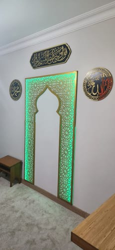 Customer photo review of Metal Mihrap, Ahşap Allah & Muhammed Lafzı ve Ahşap Bakara 144. Ayet Duvar Tablosu Seti