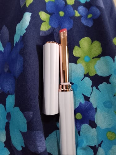 Customer photo review of O.TWO.O MOIST COLOR CHANGING LIP BALM