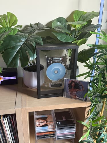 Customer photo review of M1 Music Frame CD Player