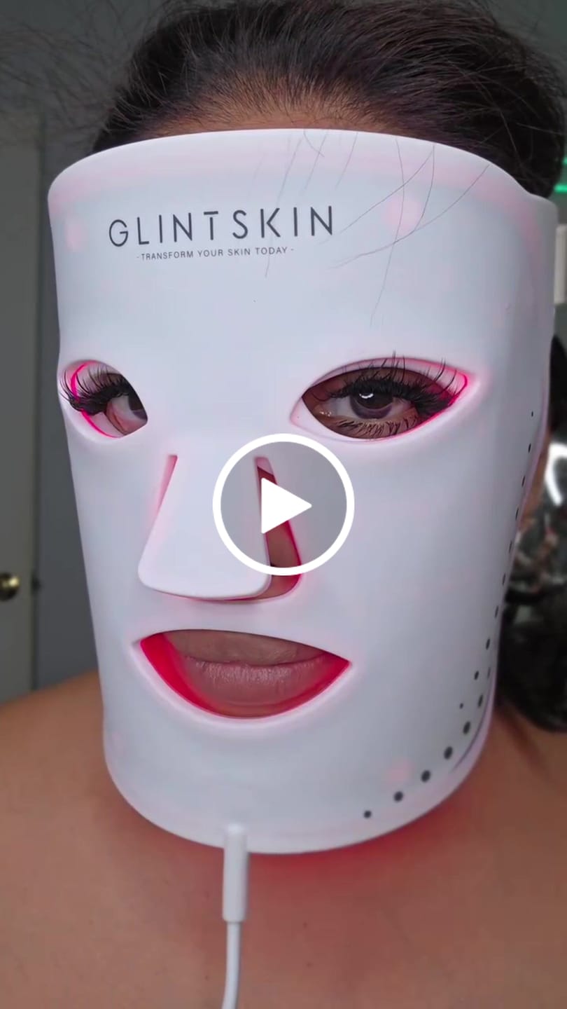 Customer video review of LED Light Therapy Face Mask –Classic Series