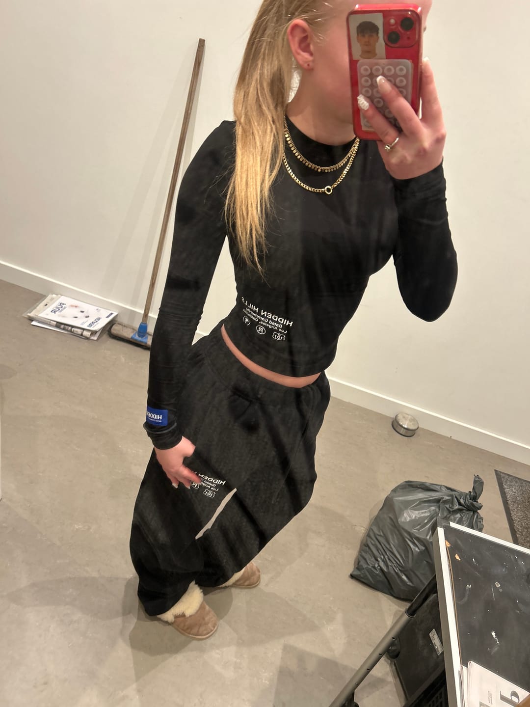 Customer photo review of LABEL LONGSLEEVE TOP BLACK