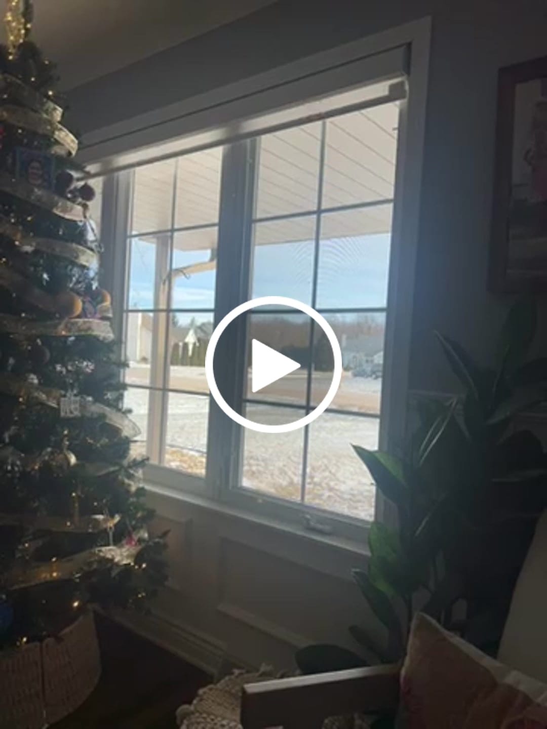 Customer video review of SmartWings Motorized Light Filtering Roller Shades 70% Blackout Safari
