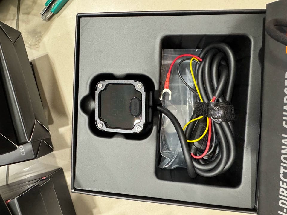 Customer photo review of C36 Motorcycle Bi-Directional Battery Charger – 100W PD Fast Charge, Real-Time Voltage Display, IP67 Waterproof, Lead-Acid Repair, Mirror/Adhesive Mount