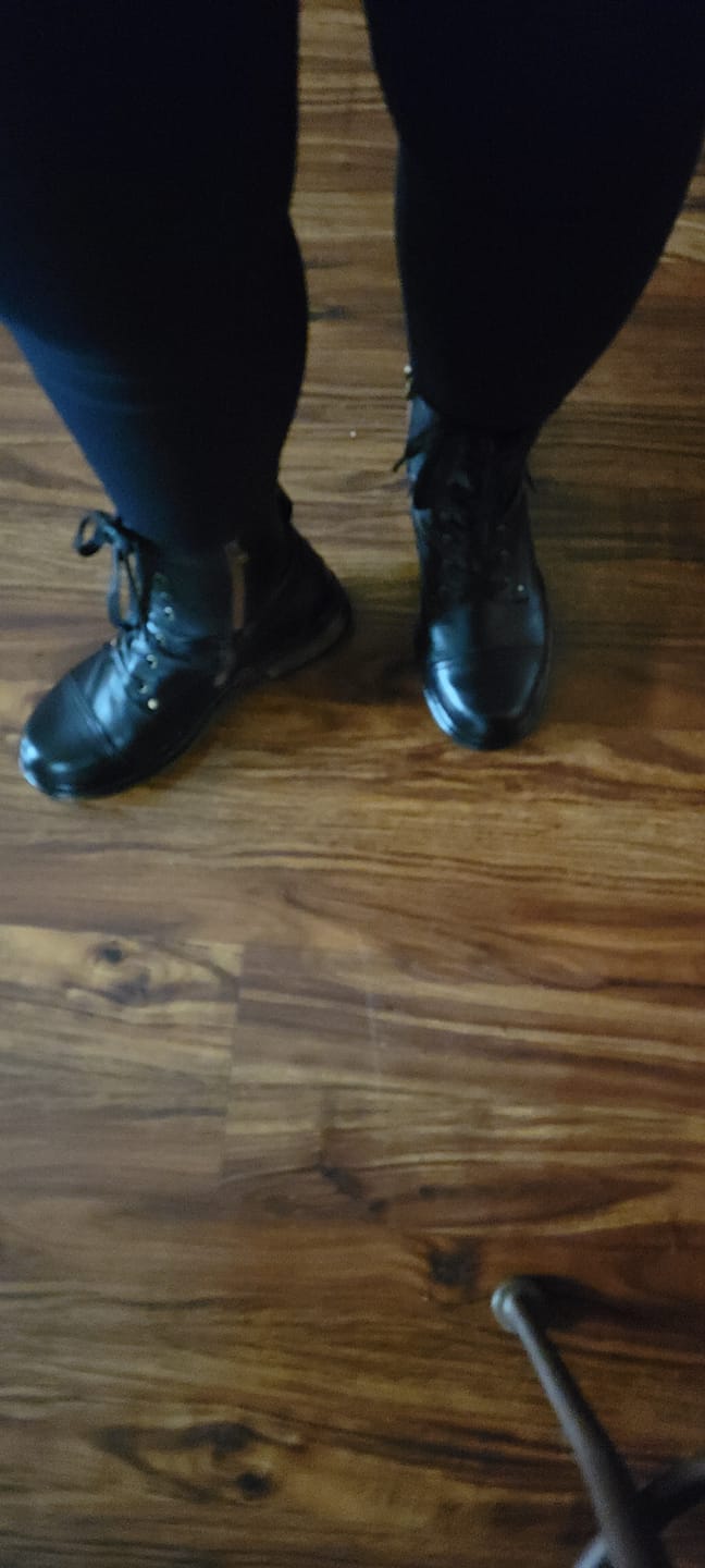 Customer photo review of Comfortable Genuine Leather Laces Zipper Ankle Boots