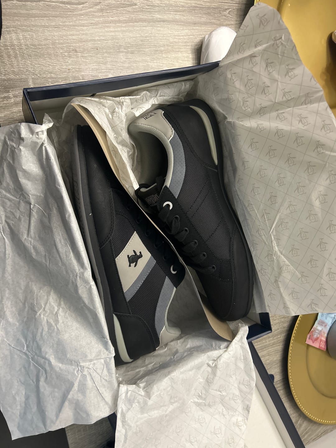 Customer photo review of Tenis Style Bruce Negro