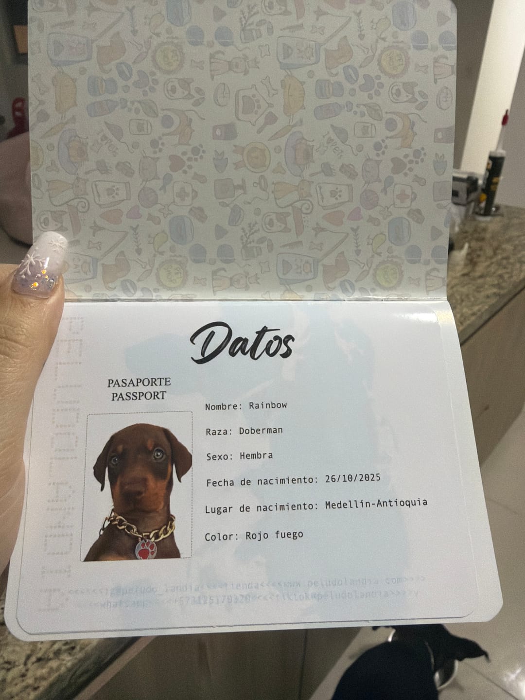 Customer photo review of Pasaporte Para Mascotas