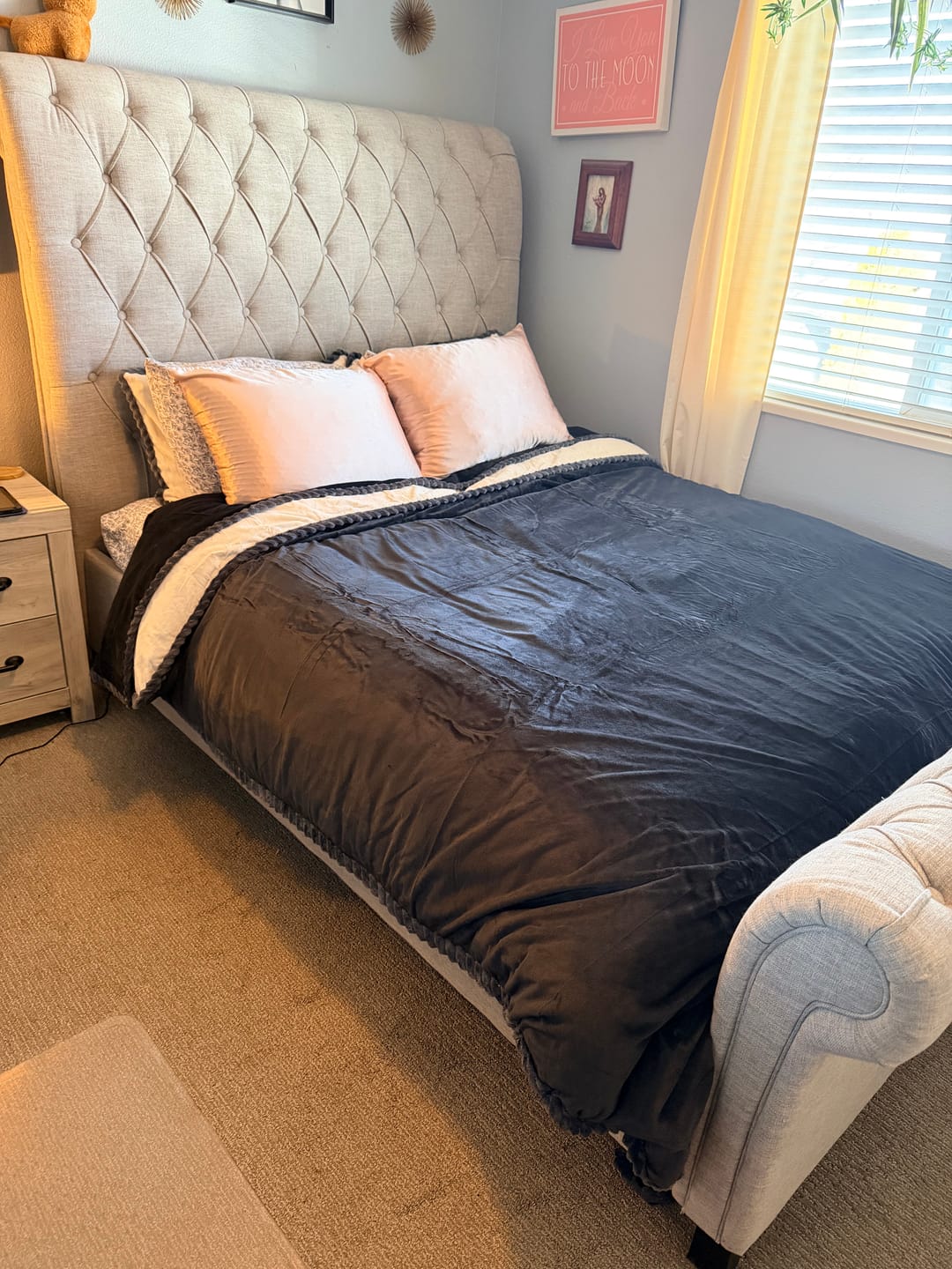 Customer photo review of Amorgos Fine Velvet Bedding Set