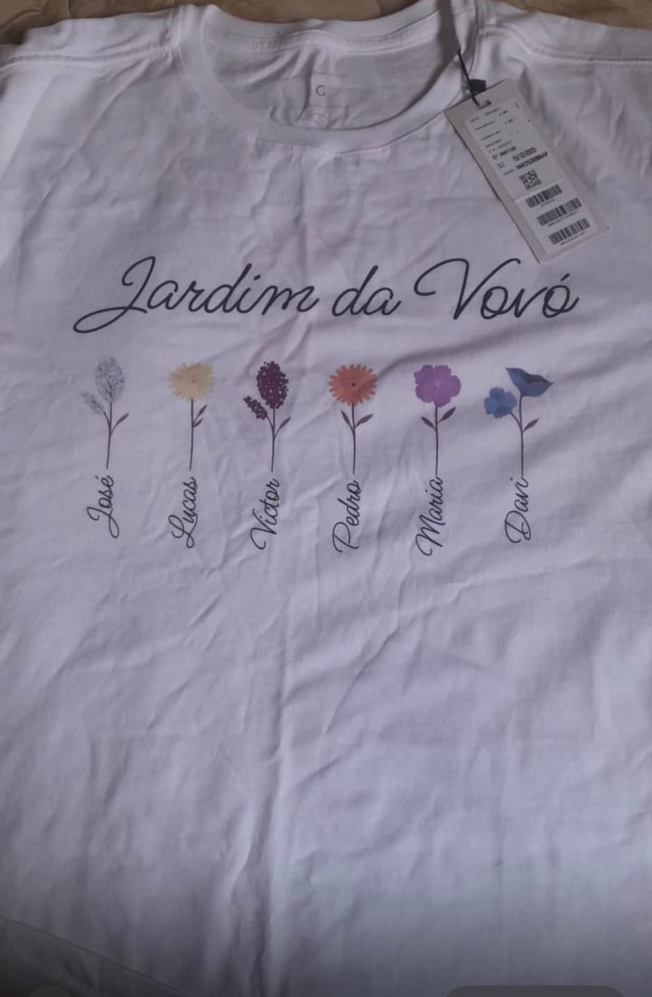 Customer photo review of Camiseta Personalizada Jardim da Vovó - BRANCA - Algodão 100%
