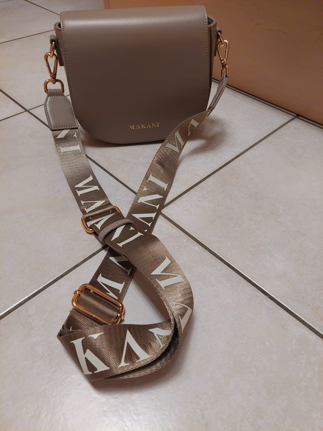 Customer photo review of JASMIN - TAUPE