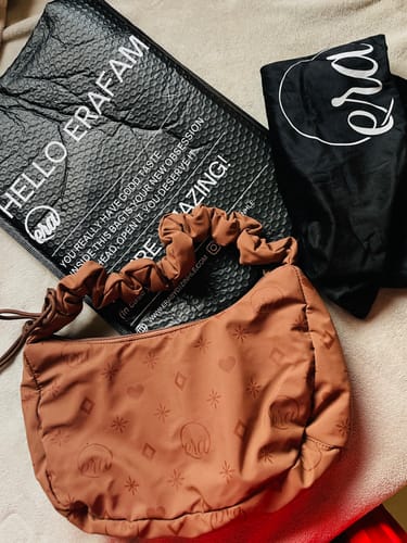Customer photo review of The Brown Pulse Bag