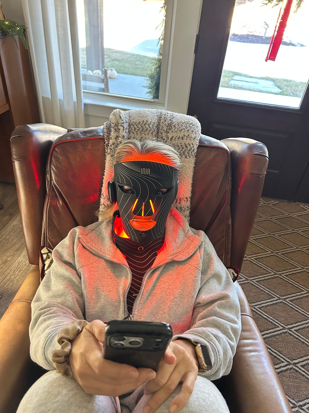 Customer photo review of INIA Red Light Therapy Set for Face, Neck, and Chest