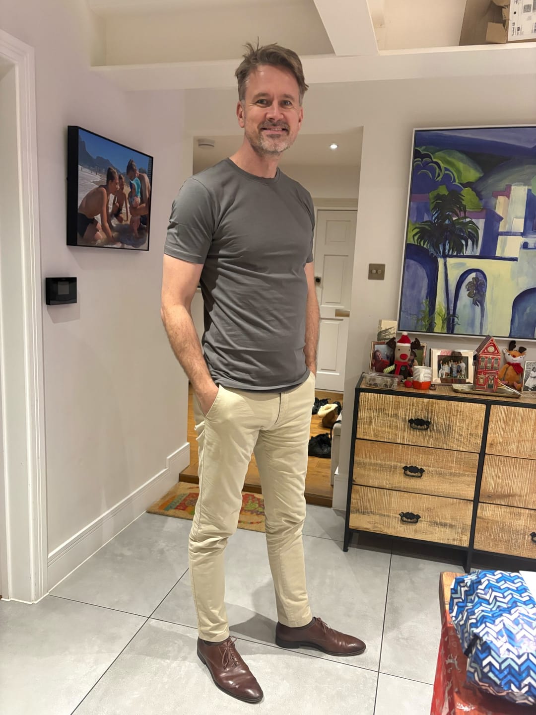 Customer photo review of Organic Tall Slim T-shirt (Dark Grey)