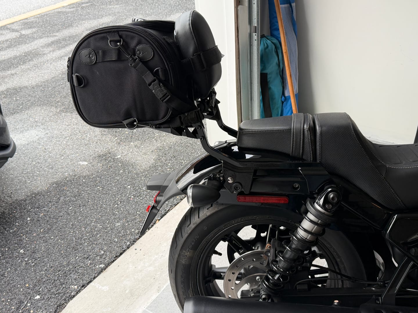 Customer photo review of 20L - Axwell Medium Motorcycle Sissy Bar Bag for Harley Davidson