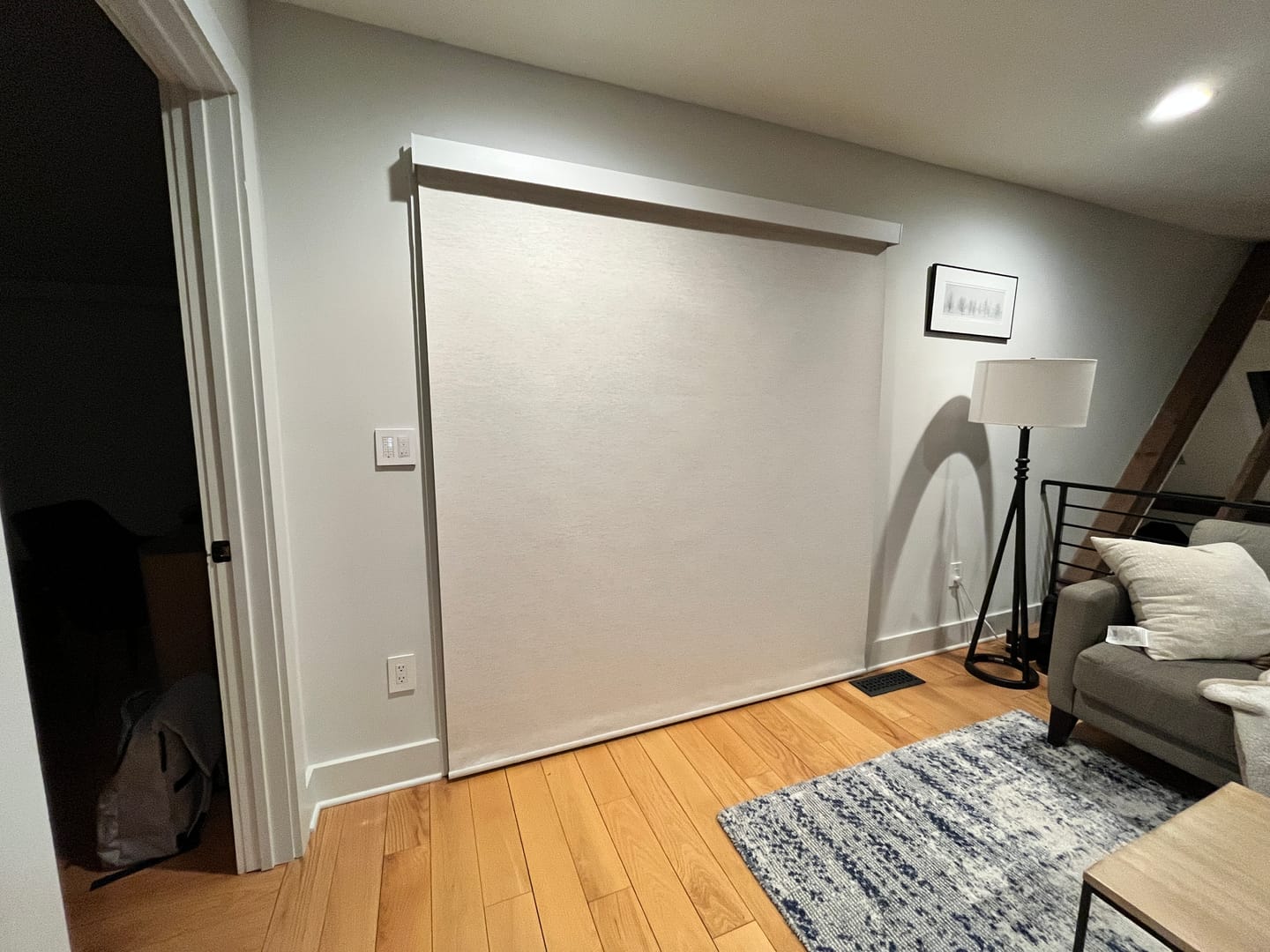 Customer photo review of SmartWings Motorized Roller Shades 100% Blackout Linen