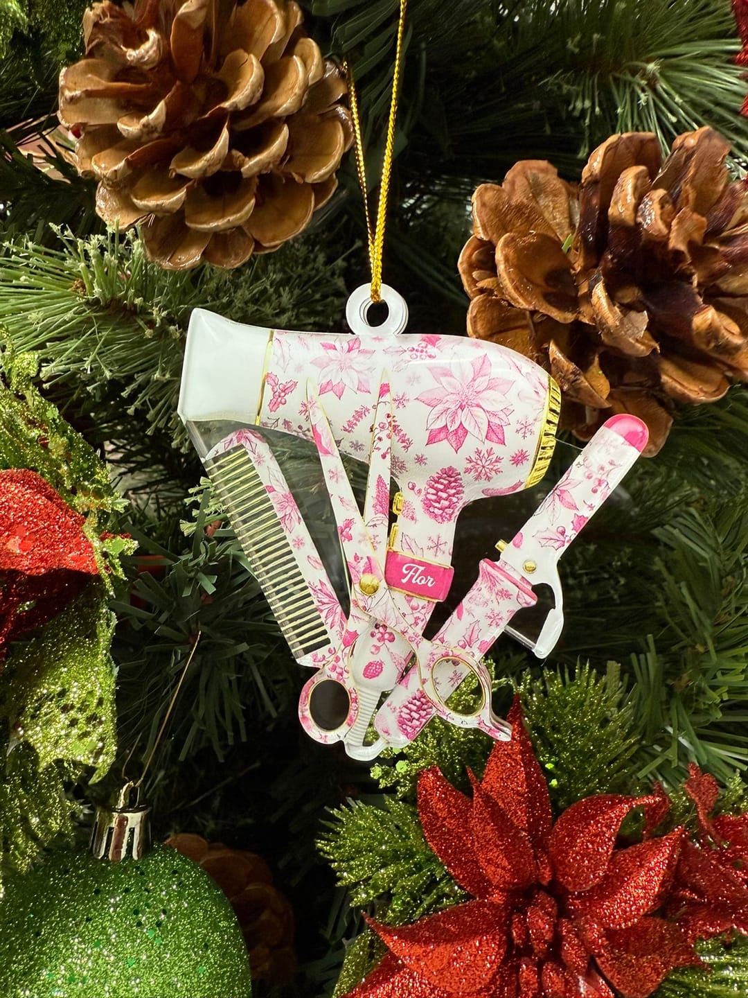 Customer photo review of Hairstylist Toile de Jouy Ornament, Personalized Christmas Acrylic Ornament, Gift For Hairdresser, Stylist or Salon Owner