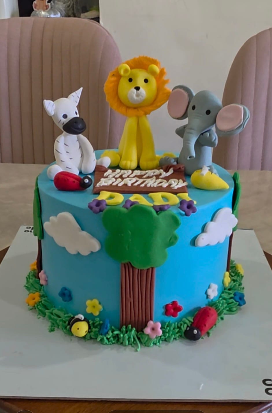 Customer photo review of Jungle Theme Cake for Kids