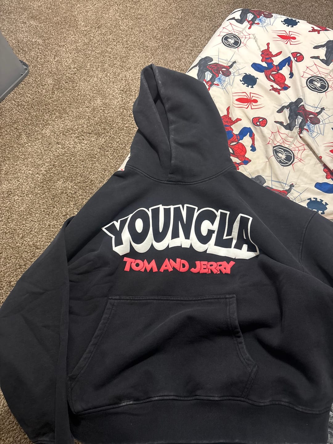 Customer photo review of 5047 - Tom & Jerry Pullover