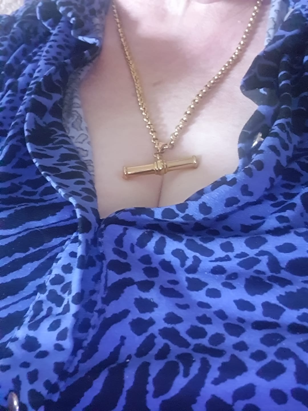 Customer photo review of XL T-Bar Necklace