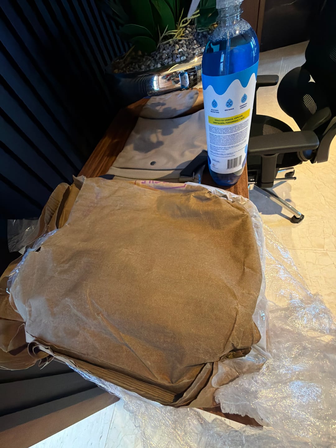 Customer photo review of Bye Bye Manchas, Limpia Vidrios Desengrasante  1L