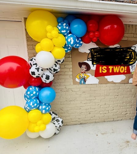 Customer photo review of Roundup Balloon Garland Kit
