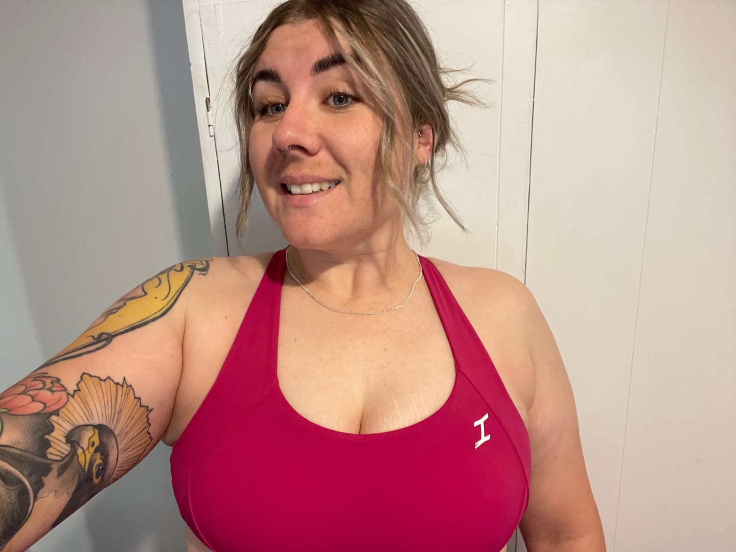 Customer photo review of ASCEND CROSSBACK SPORTS BRA - Ruby Pink